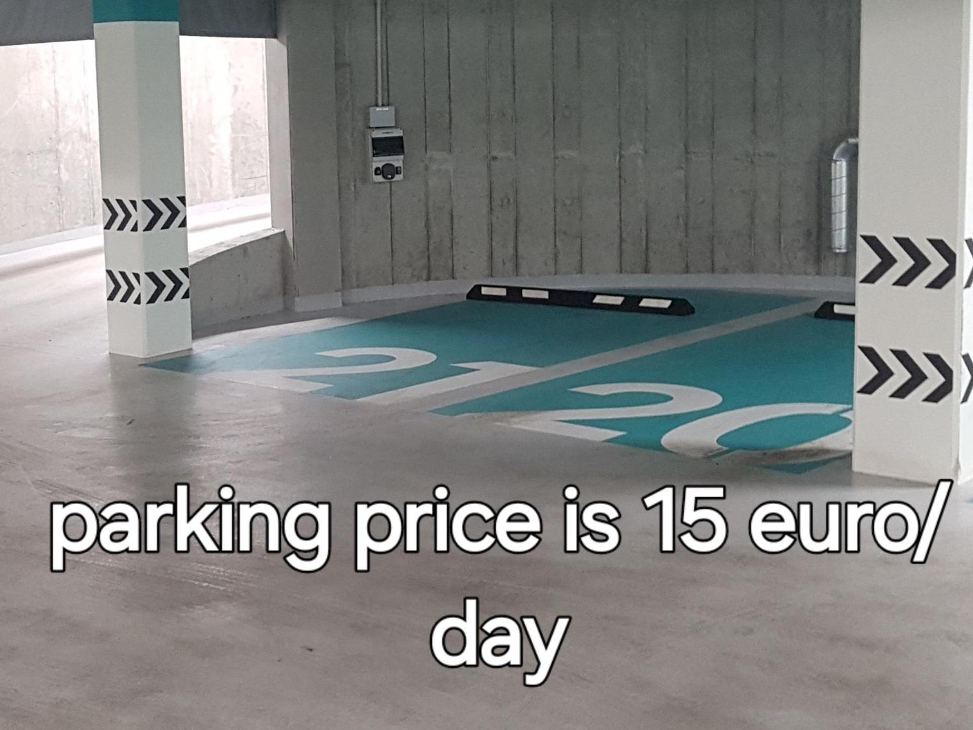 Happy Inn Classical Style, Self Check-In, Parking In The Underground Garage VNO Exterior foto